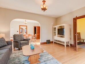 TV - Sun Haven | Vibrant Summer Home w/ Fire Pit, Moments to Downtown and the Lake (South Haven)