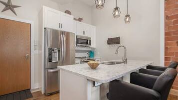 Fridge, microwave, oven, stovetop