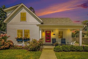 Exterior - SH Cottage (South Haven)