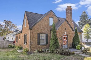 Exterior - Heart of SoHa (South Haven)