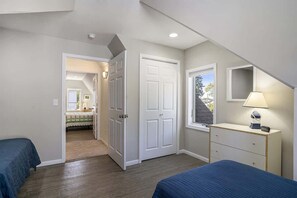 5 chambres, fer et planche à repasser, lit parapluie, Wi-Fi gratuit