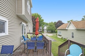 Outdoor dining - South Beach (South Haven)