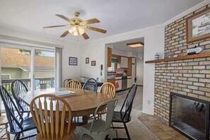 Dining - South Beach (South Haven)