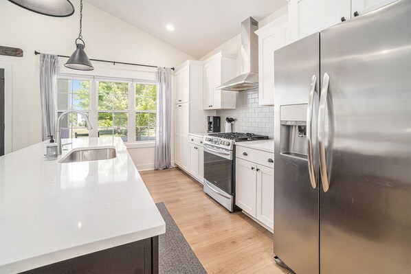 Fridge, microwave, oven, stovetop - Lake Affect | Modern Bungalow | Heated Pool | Clubhouse | Near Lake Michigan (South Haven)