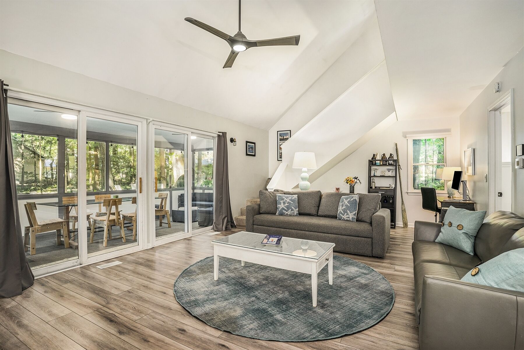 Lake Daze | Pet-friendly Cottage, Moments to Sunset Views and Lake MI Shoreline