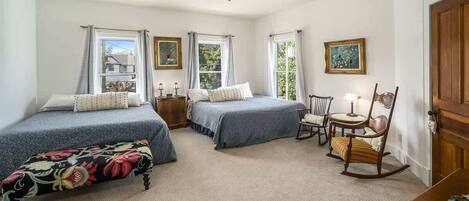 5 bedrooms, desk, iron/ironing board, free WiFi