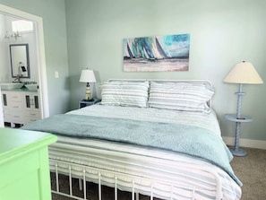 4 bedrooms, iron/ironing board, free WiFi, bed sheets - Frankie's Place (South Haven)