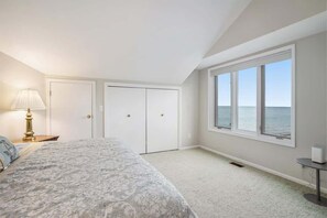 3 bedrooms, iron/ironing board, free WiFi, bed sheets - Water's Edge 9 (South Haven)