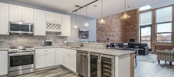 Broadway Getaway | Lavish Modern Downtown Loft w/Community Pool & Hot Tub