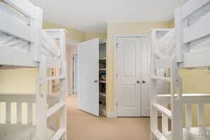 3 chambres, fer et planche à repasser, lit parapluie, Wi-Fi gratuit