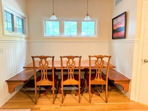 Dining - Firefly Grove (South Haven Charter Township)