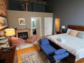 2 室のベッドルーム、アイロン / アイロン台、WiFi、ベッドシーツ