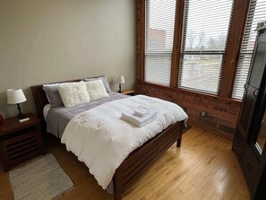 2 slaapkamers, een strijkplank/strijkijzer, wifi, beddengoed