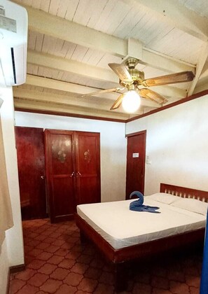 Free WiFi, bed sheets - Hotel Las Palmas (Sardinal)