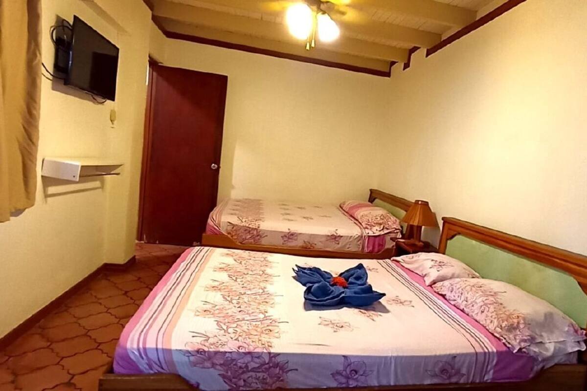 Basic Room | Free WiFi, bed sheets