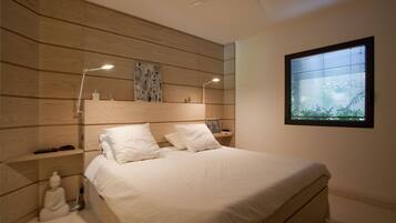 1 habitación, tabla de planchar con plancha, wifi gratis y ropa de cama