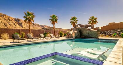 Large 9 Bedroom Home w/Private Pool, Indoor Sports Court & Arcade Room