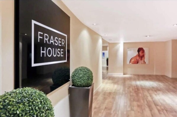 Apartment | Interior - Charming 2-bedrooms City Centre Apartment-no Party (Aberdeen)