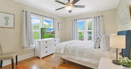 Charming Historic Home minutes from the Intracoastal and the Beach!