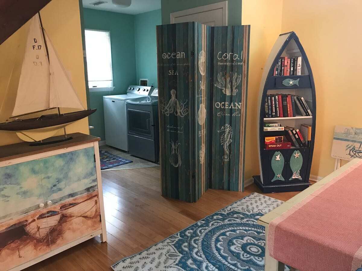 ~The Owl's Nest~ Between Beach & Bay on 142nd St!