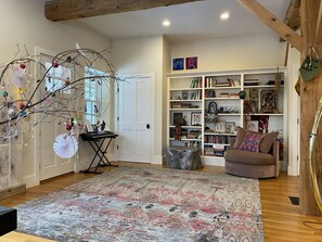 المنشأة من الداخل