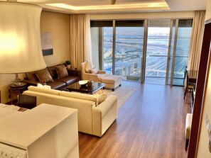 Apartamento standard | Área de estar | Smart TV 42 polegadas com canais a cabo, TV