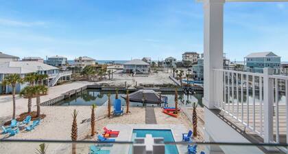 Blue Chair | 🚤 Boater’s Paradise | Pool | Dock | Outdoor Bar | Pet Friendly 🐾