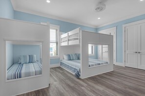 5 bedrooms, iron/ironing board, free WiFi, bed sheets