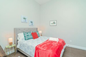 1 chambre, bureau, fer et planche à repasser, accès au Wi-Fi (inclus)