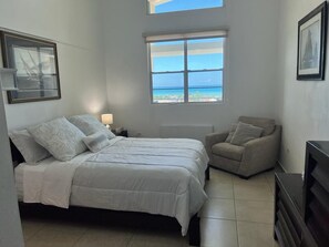 2 chambres, fer et planche à repasser, Wi-Fi gratuit, draps fournis