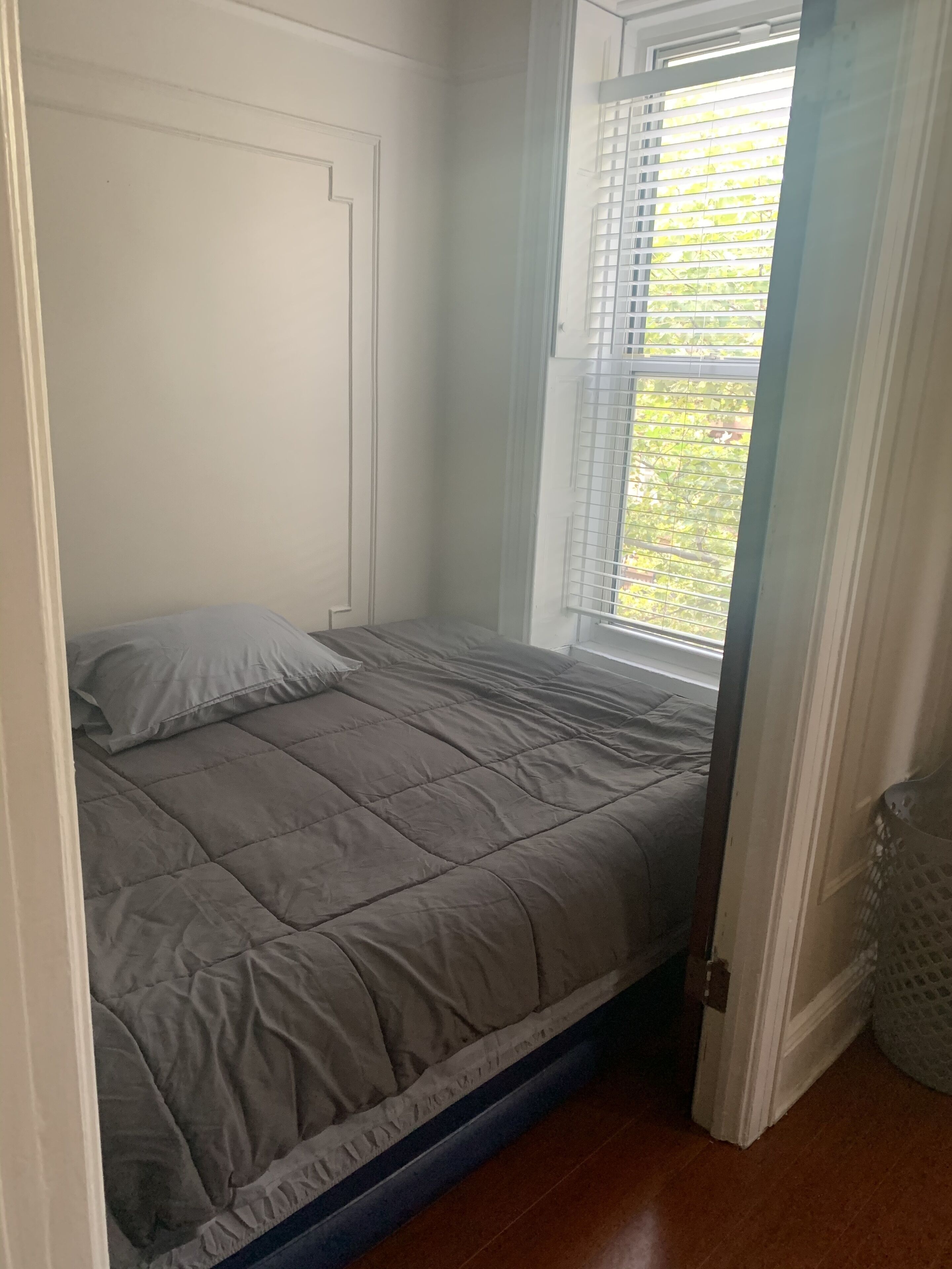 Brownstone Apt with office space