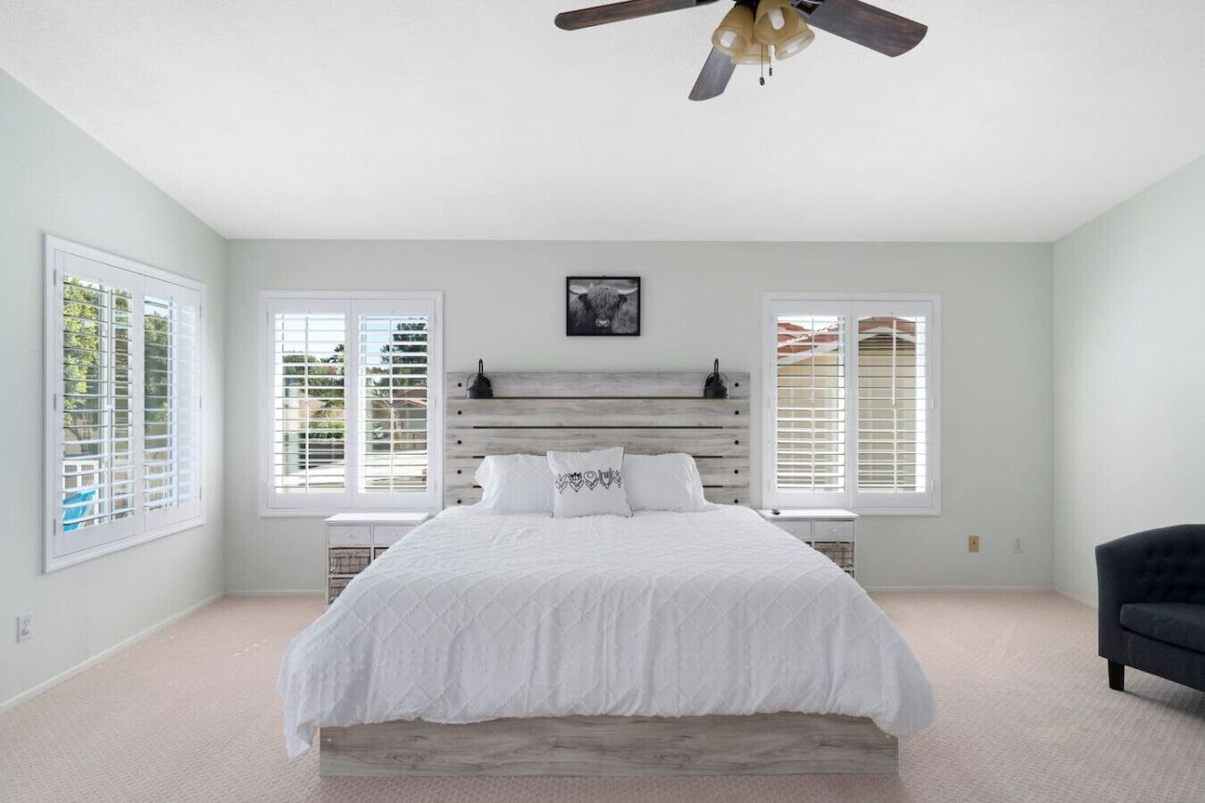 5 bedrooms, iron/ironing board, WiFi, bed sheets