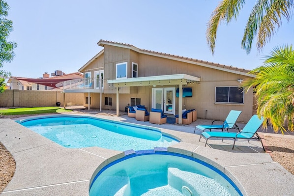 Pool - Phoenix|Getaway|5BR|Pool|KingBeds|StringLights (Phoenix)