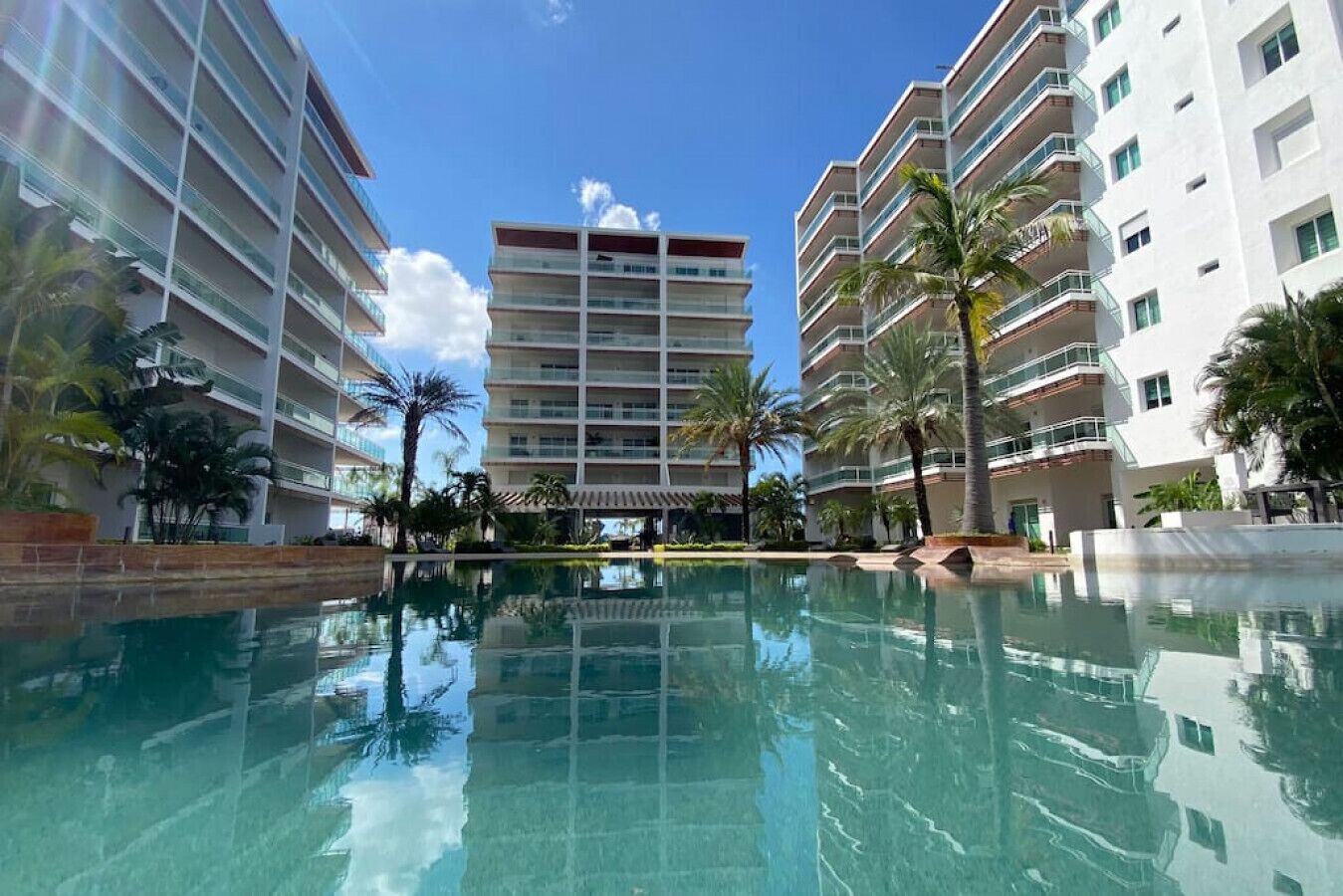 5010B habitación hotelera junto a la marina