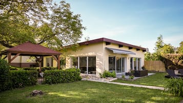 Romantic Suite, Private Bathroom, Garden View | Exterior