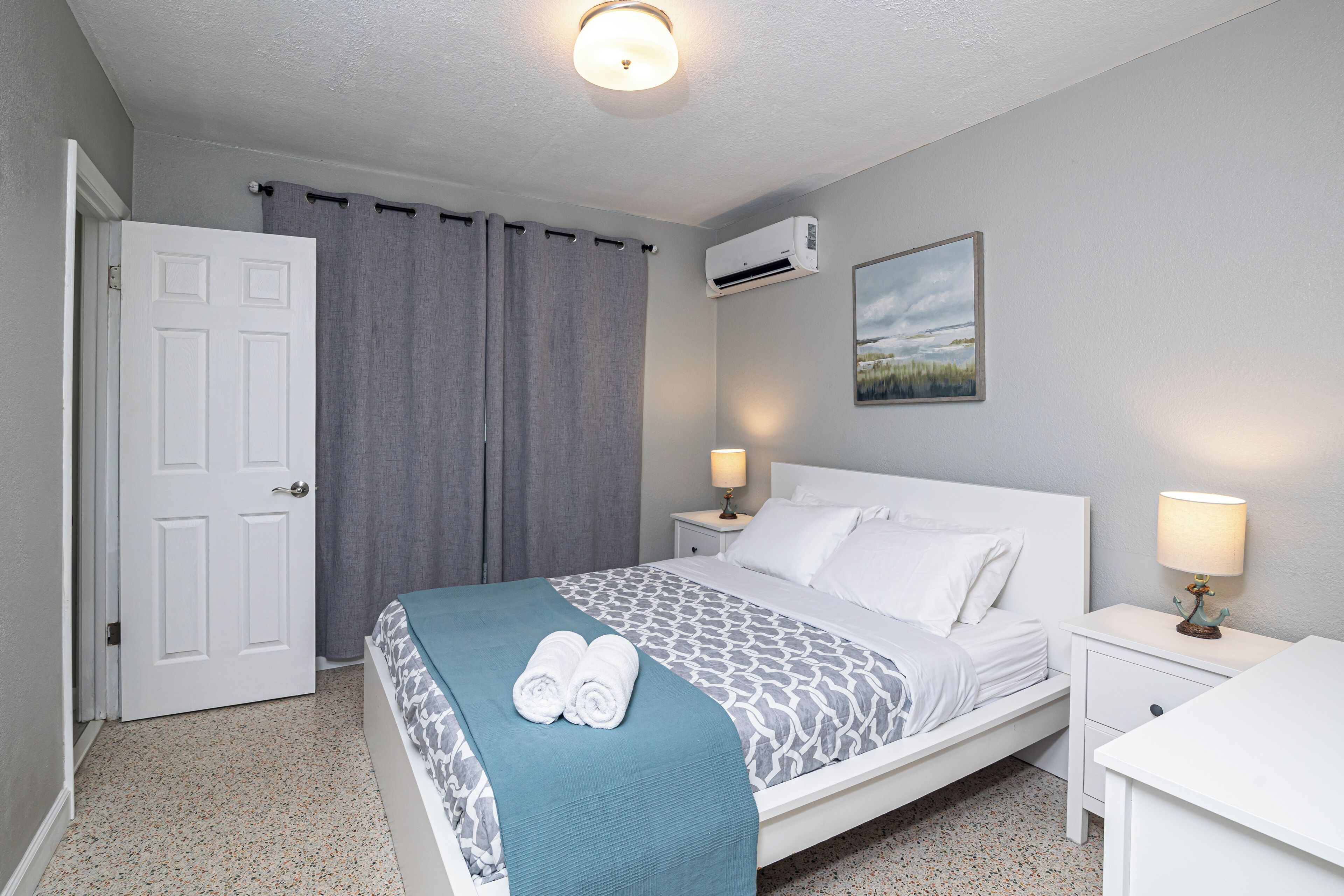 2 bedrooms, iron/ironing board, free WiFi, bed sheets