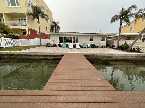 Anchors UP #1; WALK to Beach/Bars/Dining