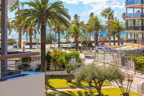 Unclassified image, 2 of 34, button