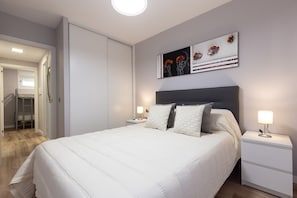 2 bedrooms, iron/ironing board, free WiFi, bed sheets