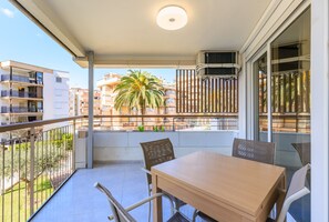 Unclassified image, 4 of 34, button