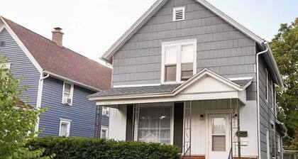 2-bedroom in quiet neighborhood -- monthly rental perfect for traveling workers!
