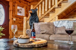 Family Cabin | Living room | TV, fireplace, Netflix, DVD player - Smoky Sunset Vista w HotTub Pool M View (Sevierville)
