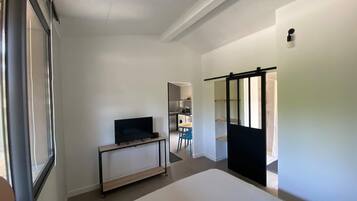 1 chambre, fer et planche Ă repasser, Wi-Fi gratuit, draps fournis