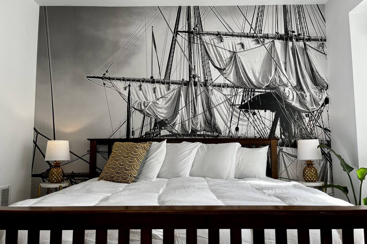 classic room, 1 king bed | 4 bedrooms, free wifi, bed sheets