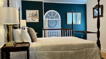 Superior Room, King Bed with Fireplace/Jacuzzi | 4 bedrooms, free WiFi, bed sheets