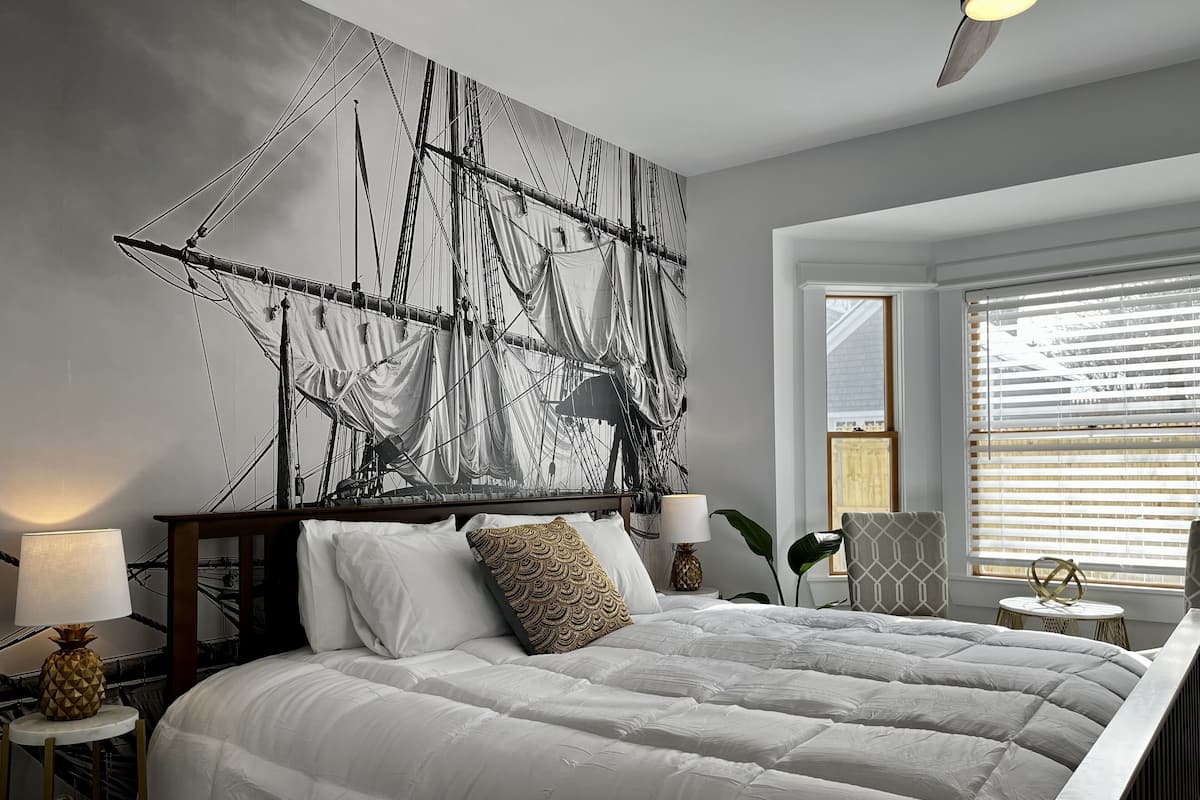 classic room, 1 king bed | 4 bedrooms, free wifi, bed sheets