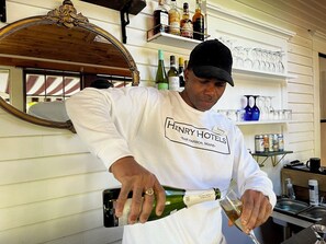 Bar (en la propiedad)