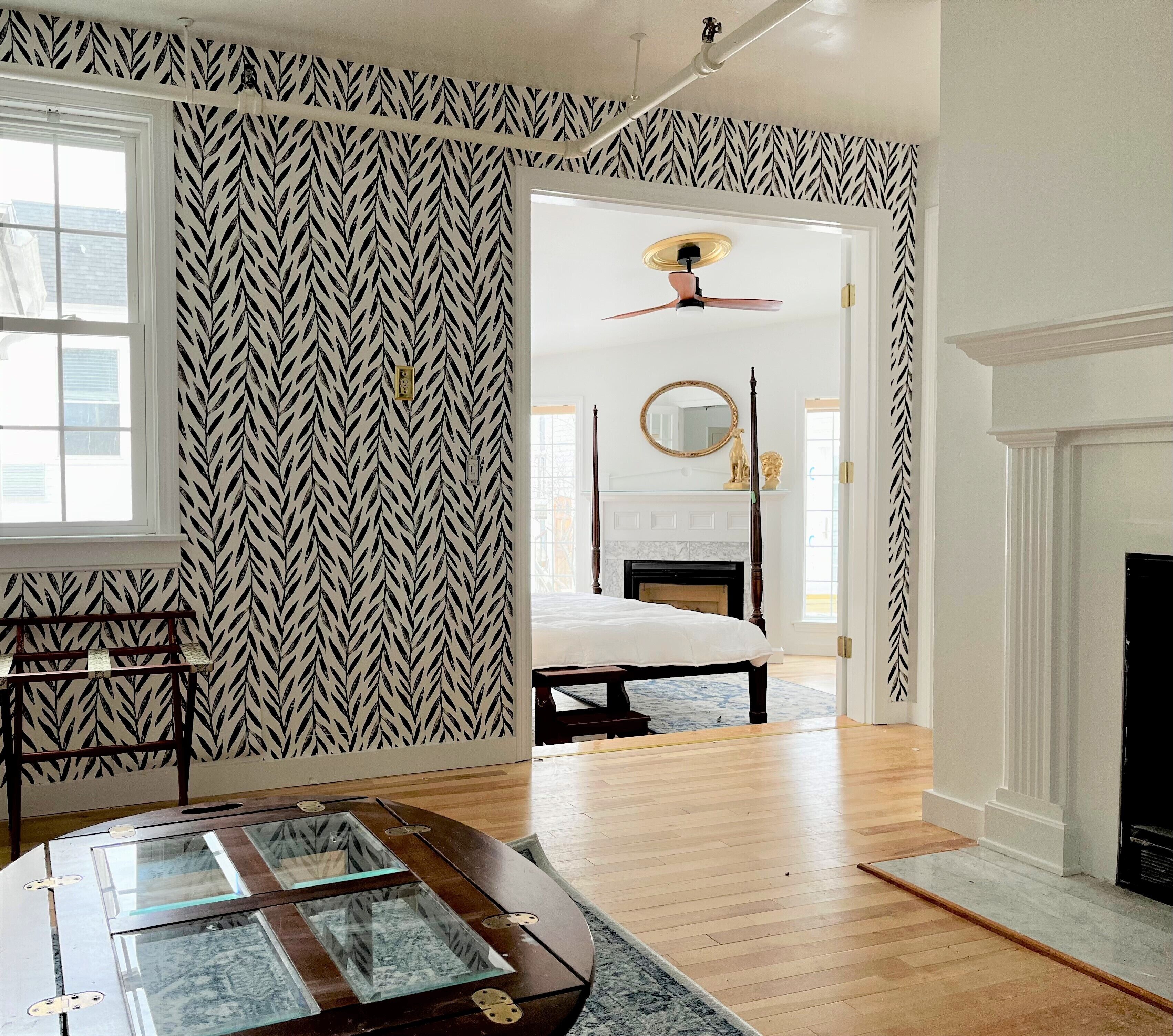 Superior Room, King Bed with Fireplace/Jacuzzi | Free WiFi, bed sheets