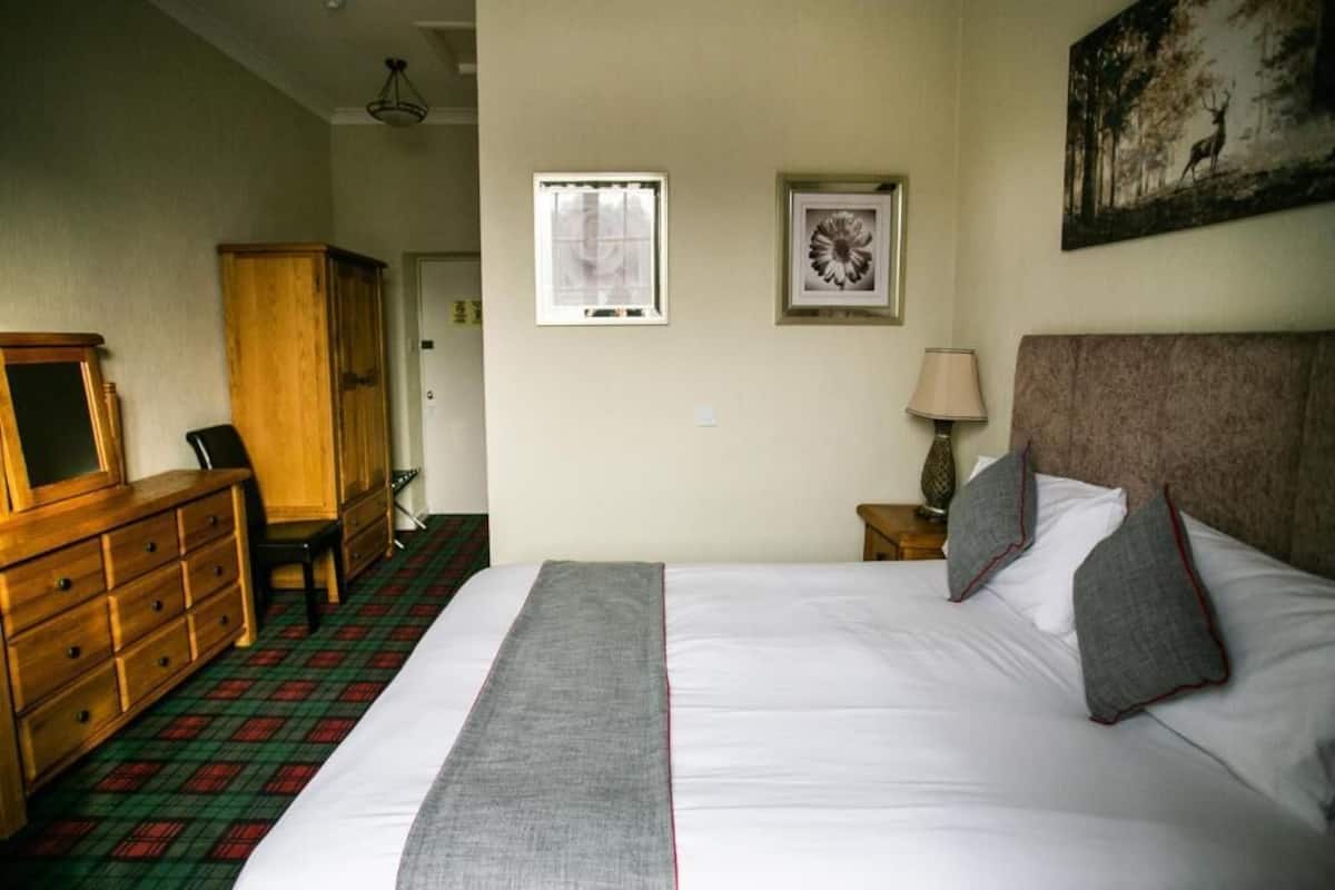 Desk, iron/ironing board, free WiFi, bed sheets