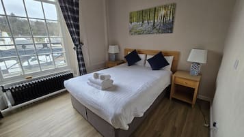Deluxe Double Room | Desk, iron/ironing board, free WiFi, bed sheets